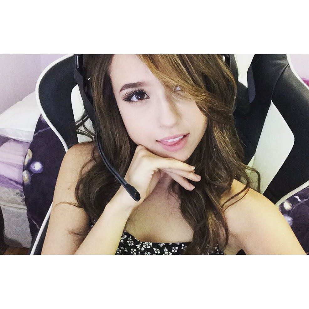 Pokimane Sex Tape Porn And Nude Photos Leaked! 