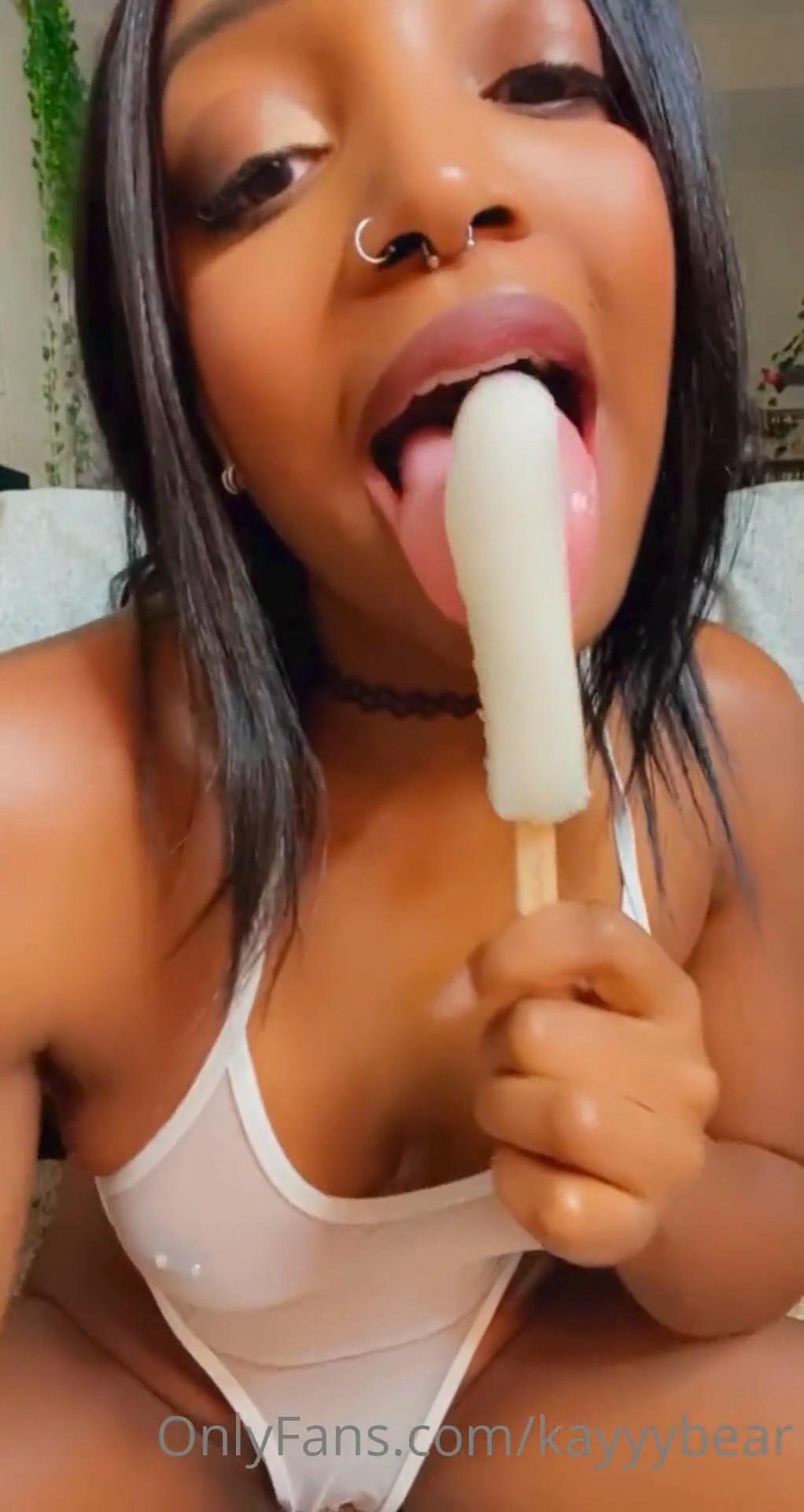 kayyybear popsicle blowjob masturbation onlyfans video leaked AVNIPN