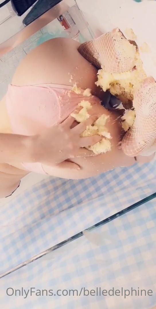 belle delphine food and balloons onlyfans video leaked LVYNDJ