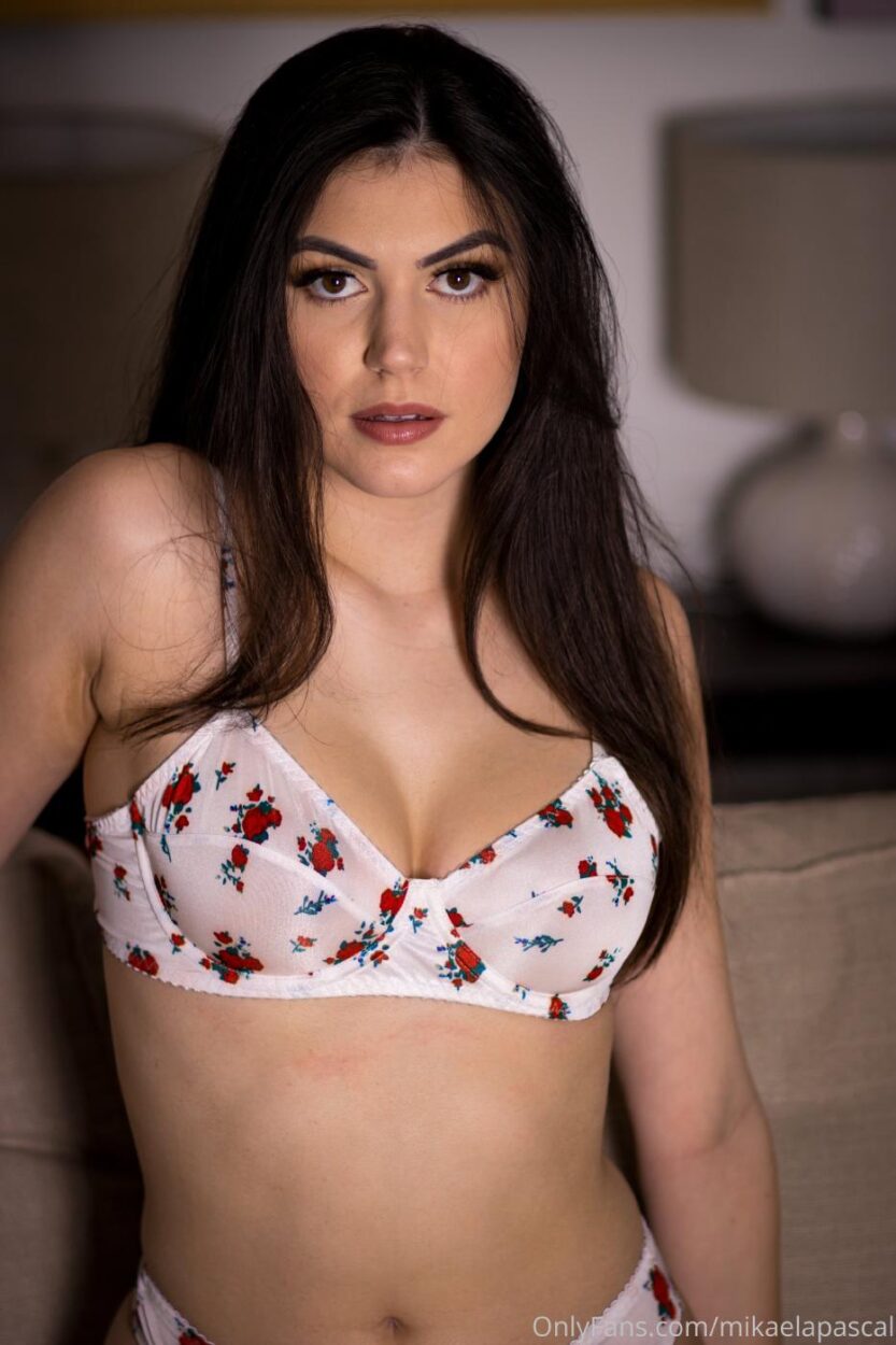 Mikaela Pascal Topless Blouse Onlyfans Set Leaked