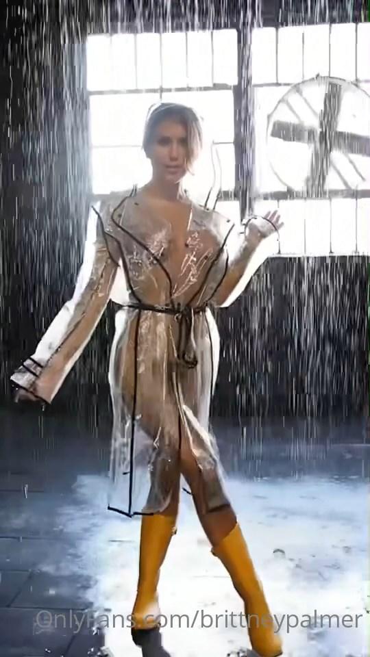 brittney palmer nude raincoat onlyfans video leaked PRLYUB